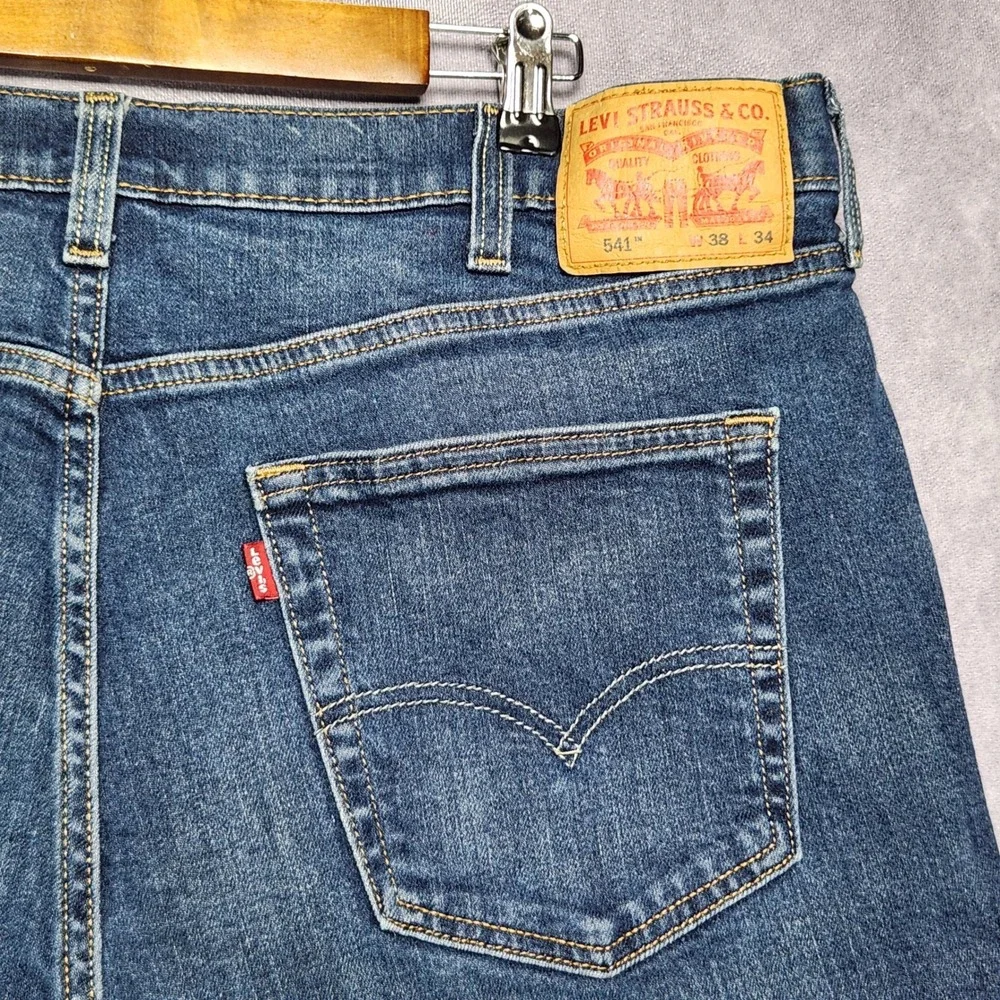 Levis 541 Athletic Taper Mens Dark Wash Blue Denim Jeans size 38x34